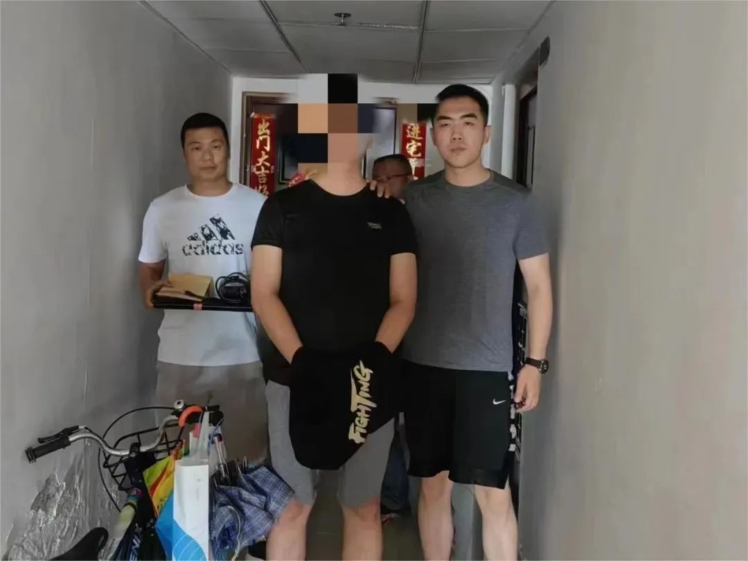 DƬ